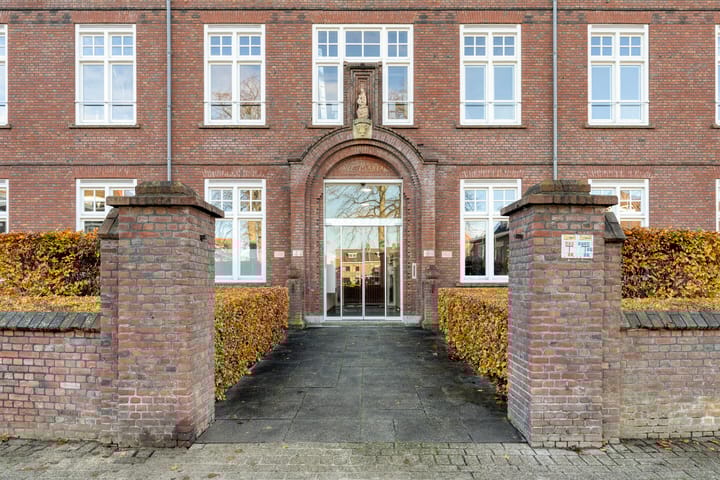 Photo 42 of Voltstraat 182