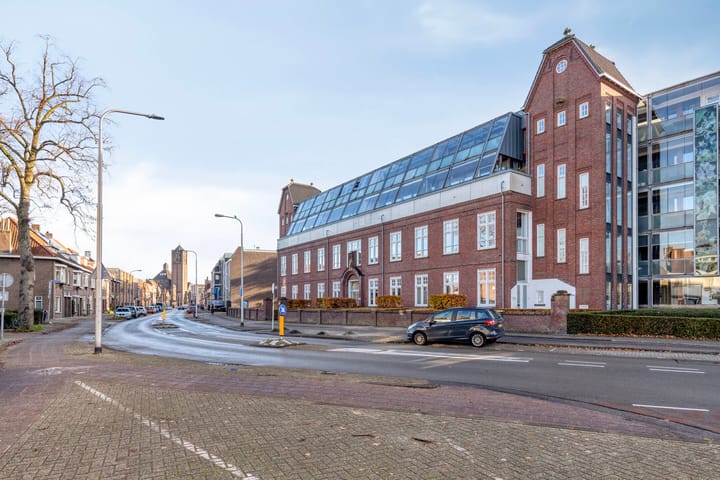 Photo 46 of Voltstraat 182