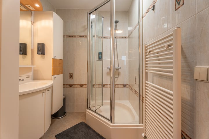 Photo 12 of Wagenmaker 46