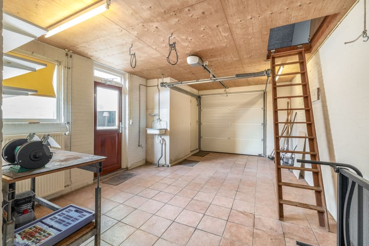 Photo 32 of Oranjelaan 81