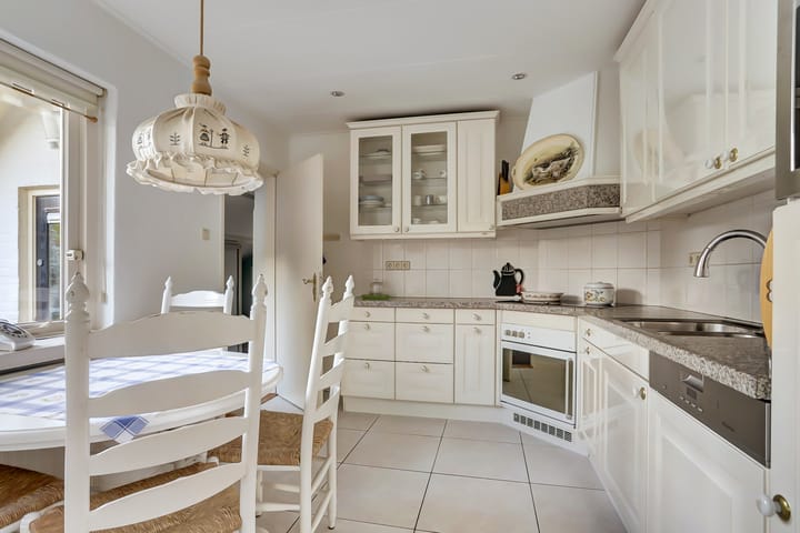 Photo 16 of Noordhoeklaan 12