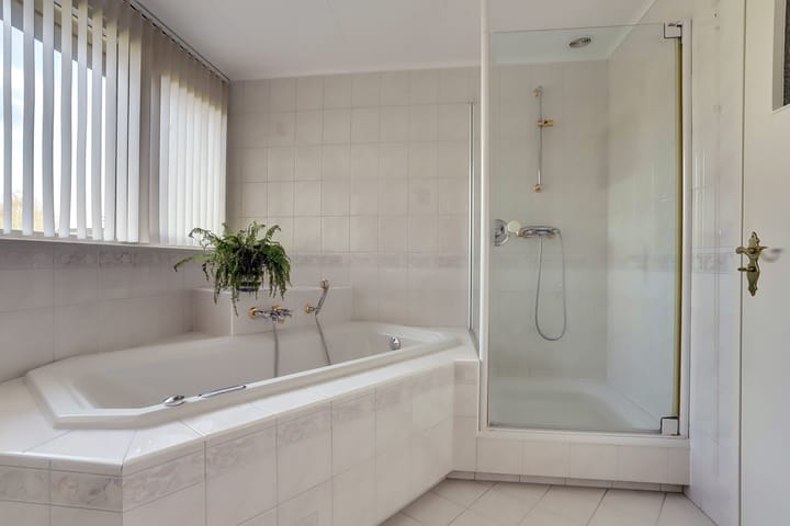 Photo 30 of Noordhoeklaan 12