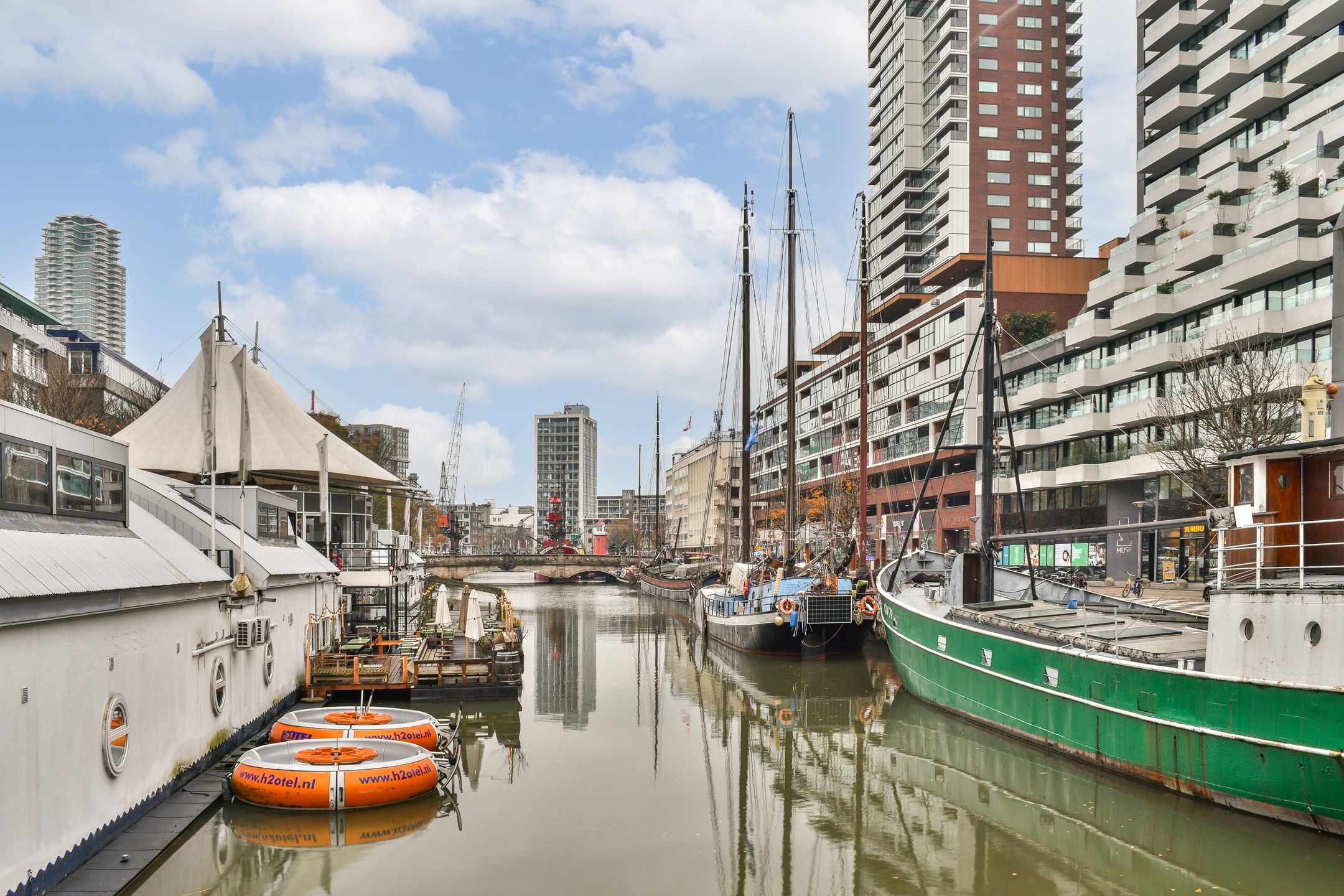 Photo 33 of Wijnbrugstraat 13-B