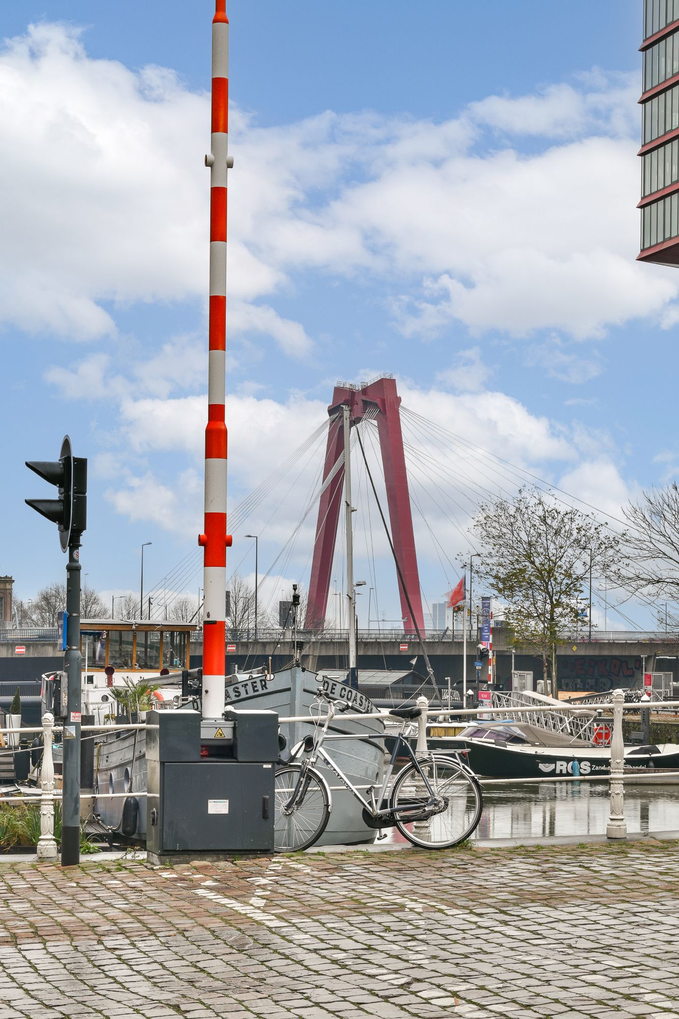 Photo 36 of Wijnbrugstraat 13-B