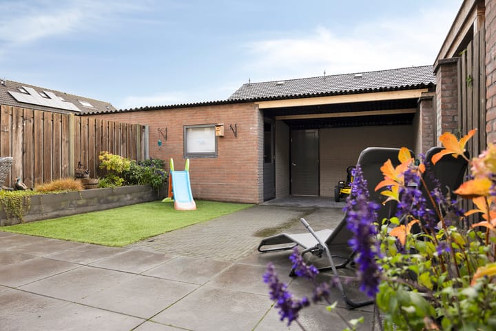 Photo 40 of Huchtstraat 78