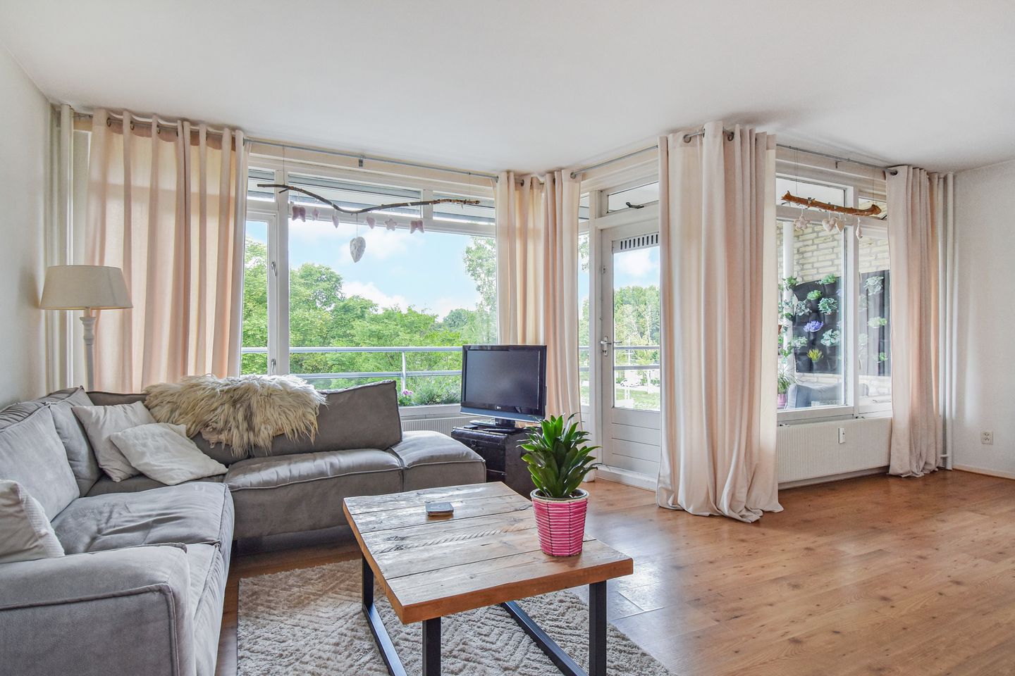 Foto 5 van Pisuissestraat 357