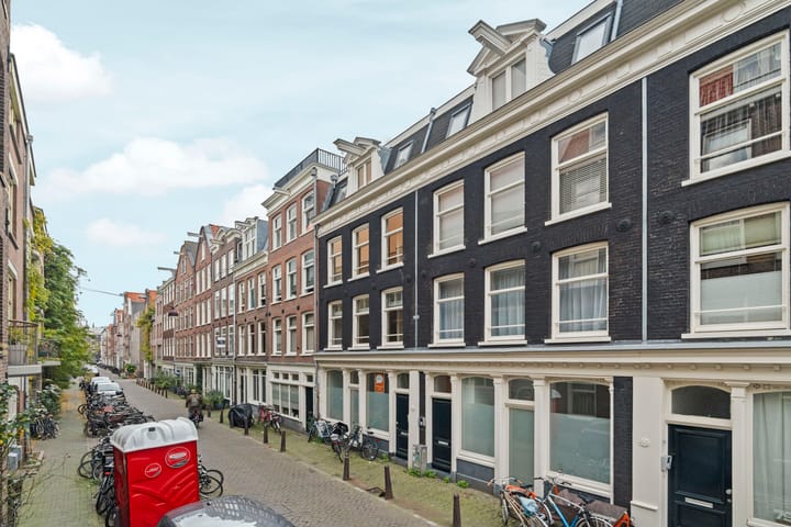 Photo 3 of Laurierstraat 75-E