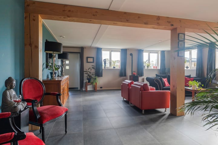 Photo 10 of Kadal 58