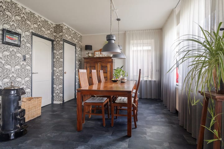 Photo 13 of Kadal 58