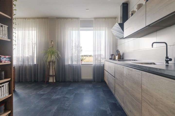 Photo 17 of Kadal 58