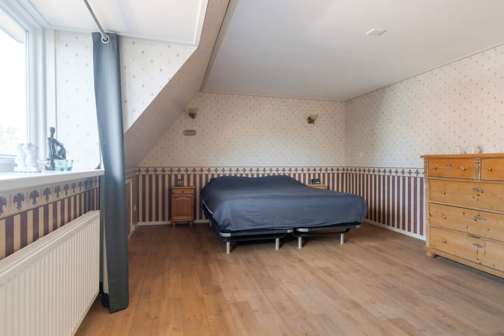 Photo 31 of Kadal 58