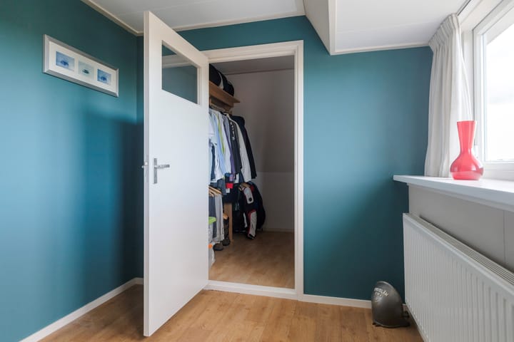 Photo 35 of Kadal 58