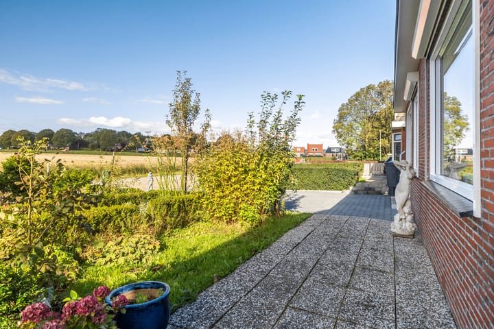 Photo 43 of Kadal 58