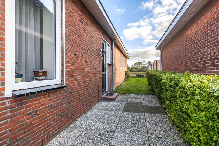 Photo 45 of Kadal 58