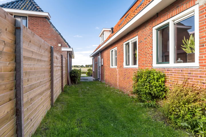 Photo 46 of Kadal 58