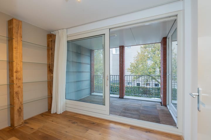 Photo 23 of Klarenbeekstraat 73