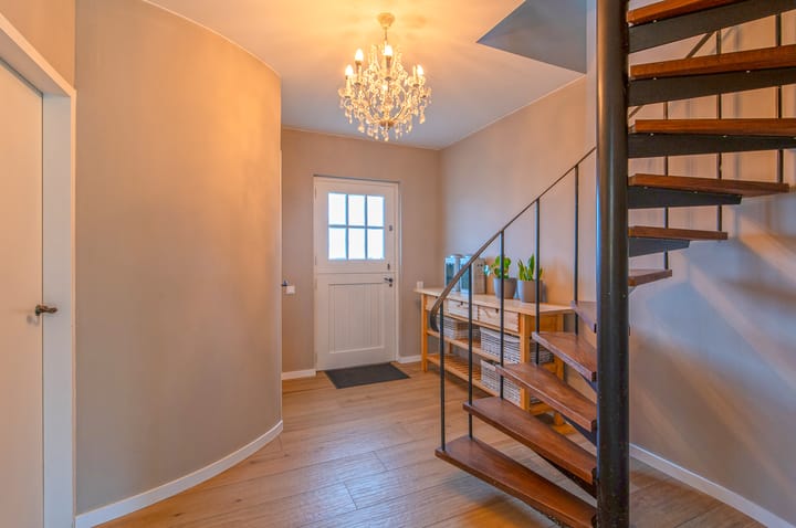 Photo 3 of Burgemeester van Dommelenlaan 17