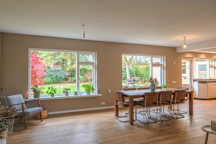 Photo 8 of Burgemeester van Dommelenlaan 17