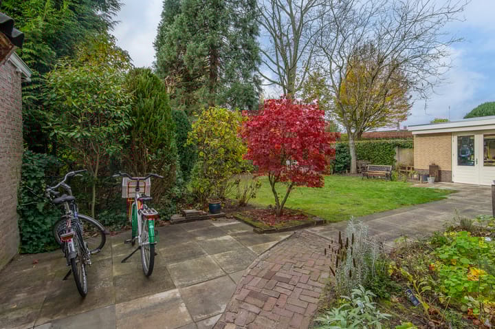 Photo 37 of Burgemeester van Dommelenlaan 17