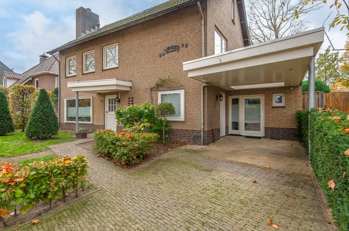 Photo 38 of Burgemeester van Dommelenlaan 17