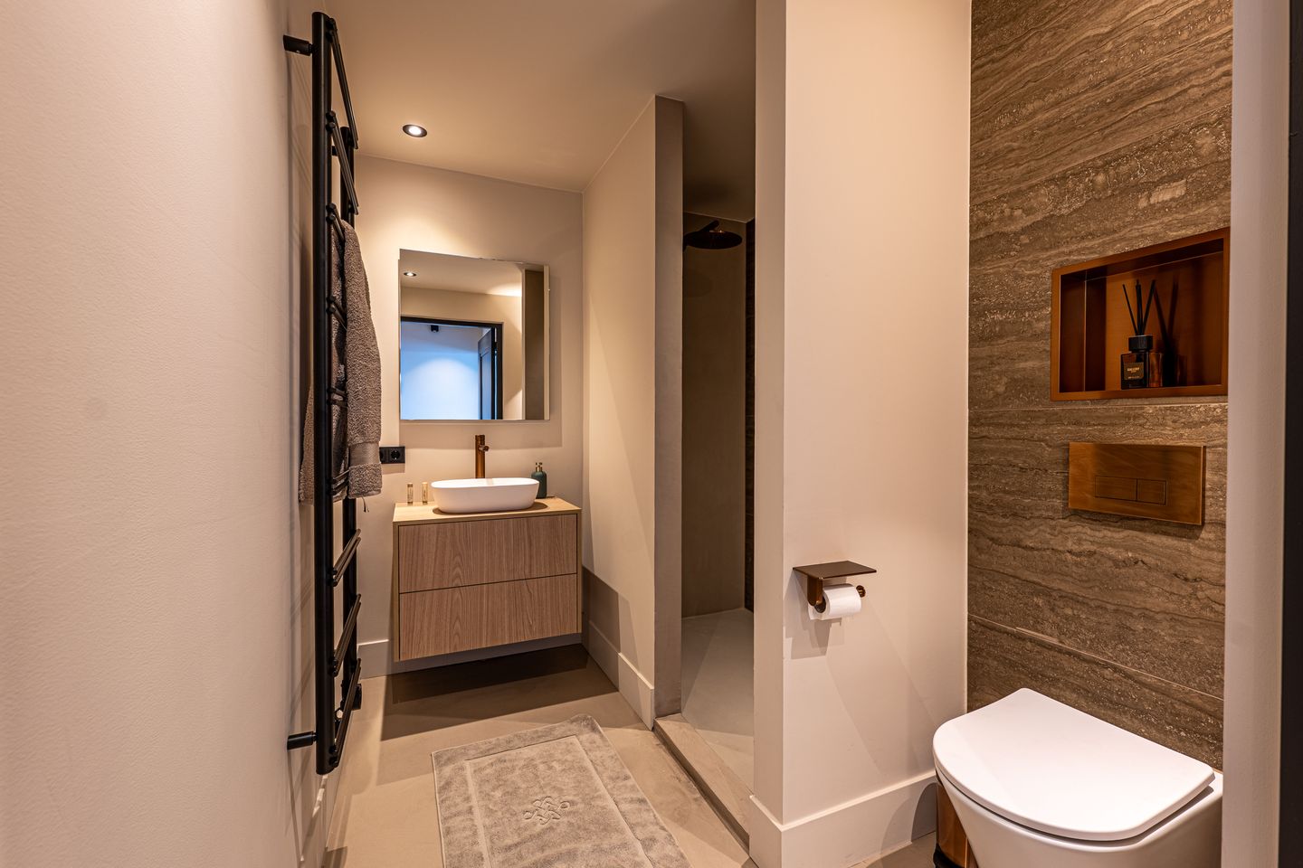 Photo 34 of Nieuw-Loosdrechtsedijk 232