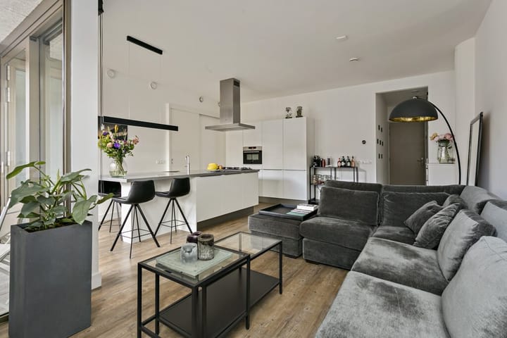 Photo 3 of Emmaplein 39