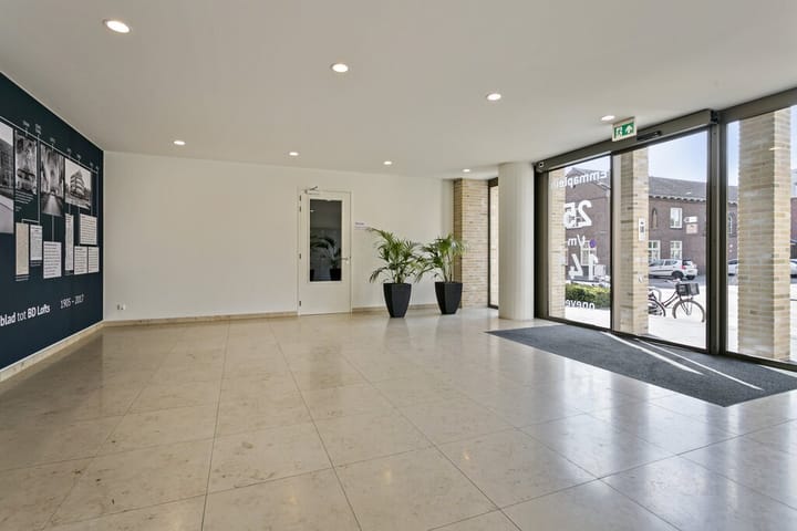 Photo 11 of Emmaplein 39