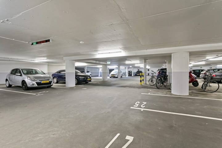 Photo 13 of Emmaplein 39