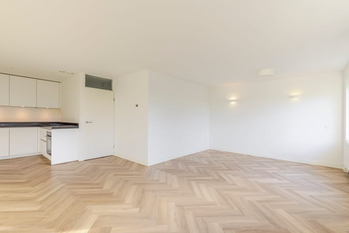 Photo 8 of Irenestraat 56