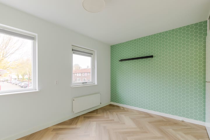 Photo 14 of Irenestraat 56