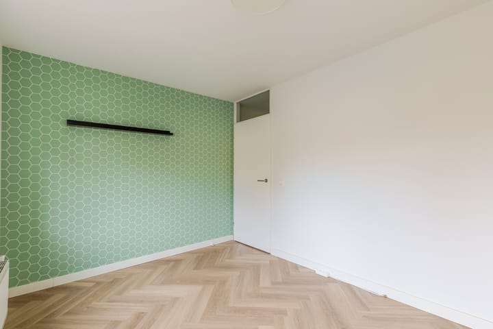 Photo 15 of Irenestraat 56