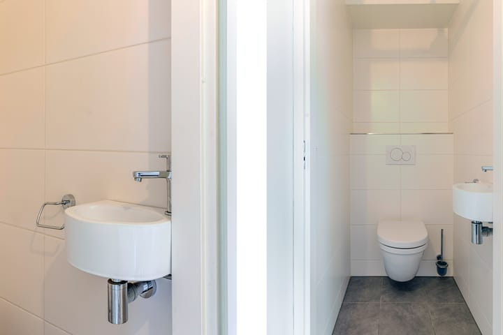 Photo 21 of Irenestraat 56