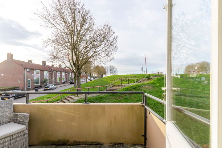 Photo 22 of Irenestraat 56