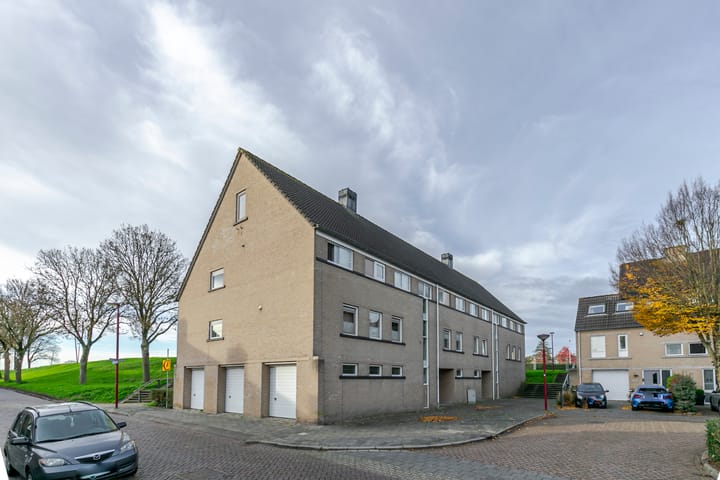 Photo 29 of Irenestraat 56