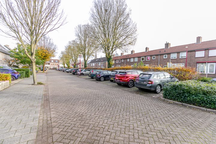 Photo 30 of Irenestraat 56