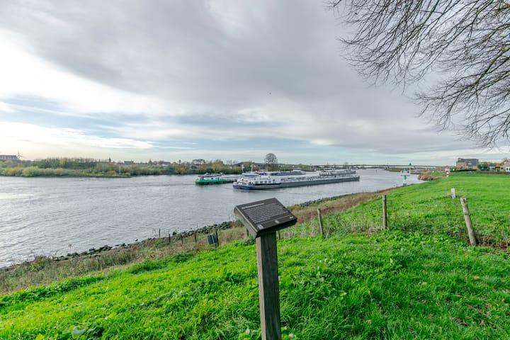 Photo 32 of Irenestraat 56