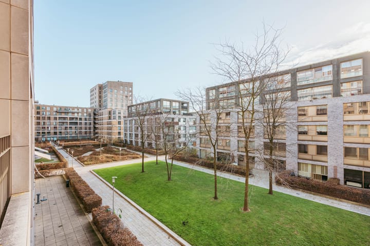 Photo 2 of Titus van Rijnstraat 274