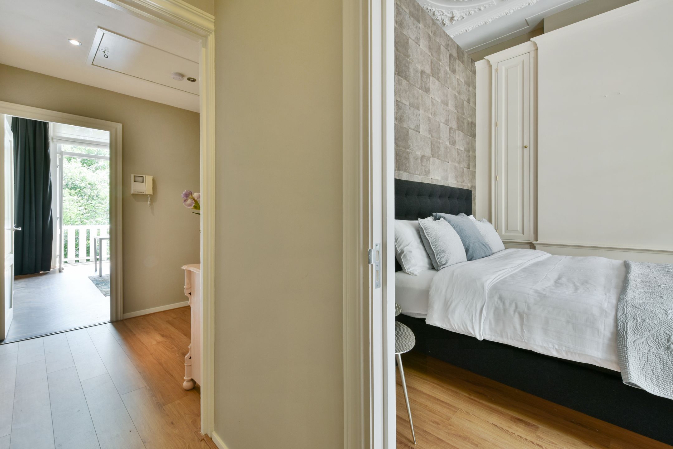 Photo 12 of Vondelstraat 9-1