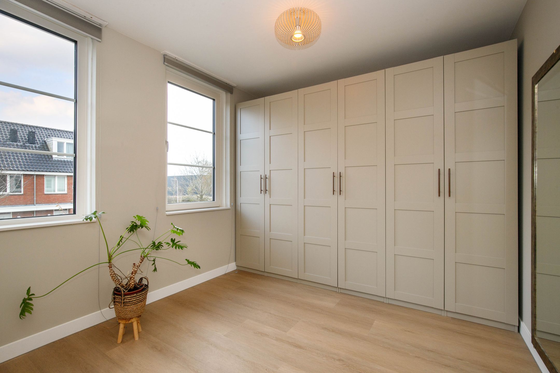 Foto 24 van Kraagroos 10