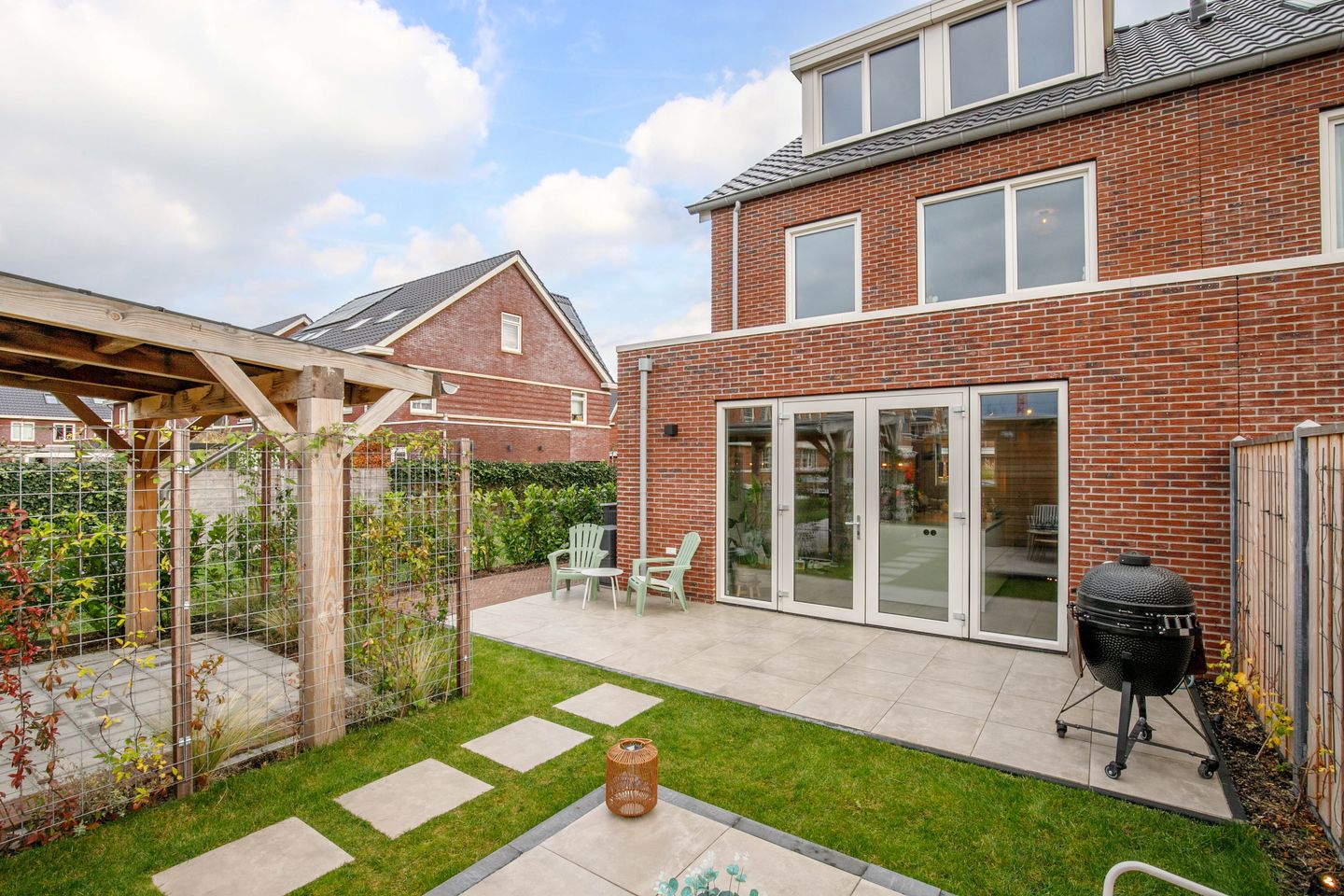 Foto 34 van Kraagroos 10