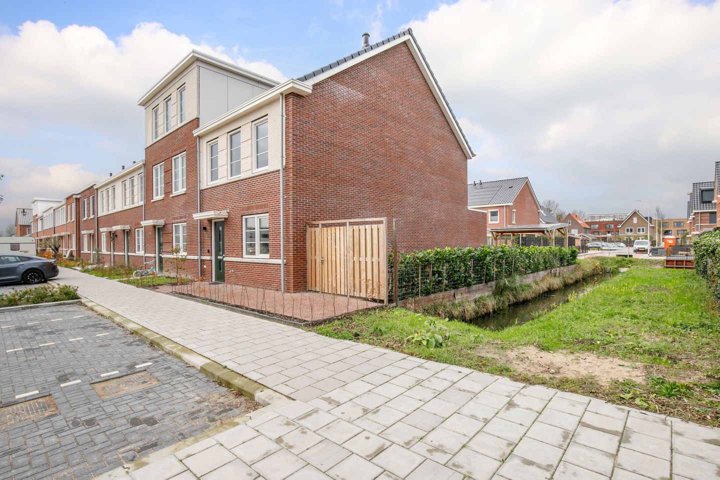 Foto 44 van Kraagroos 10