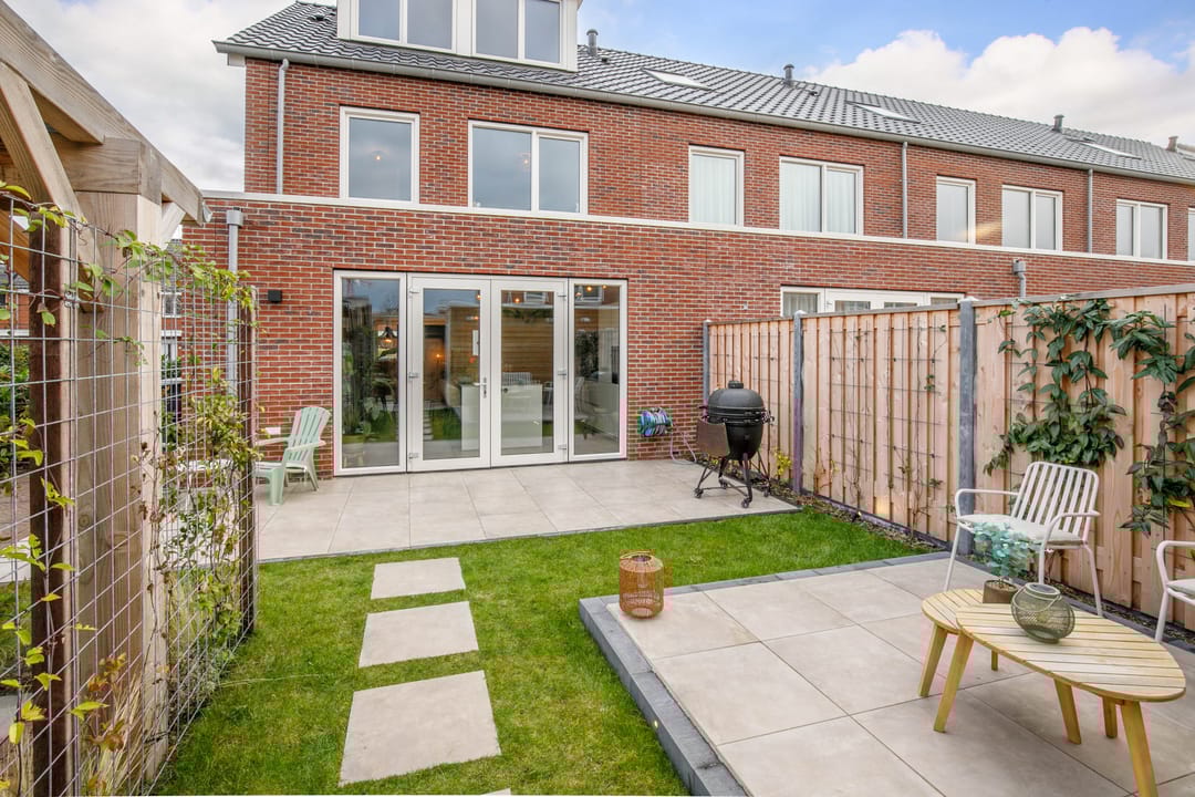 Foto 37 van Kraagroos 10