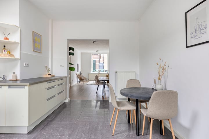 Photo 19 of de Vriesstraat 6