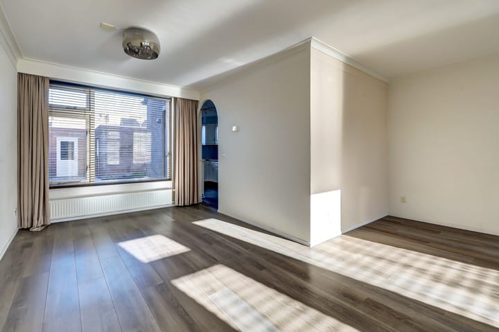 Photo 7 of Burgemeester Teijssenlaan 25