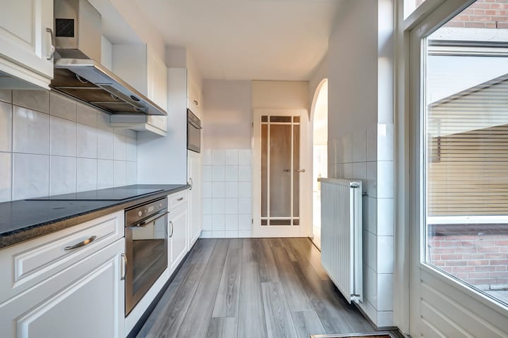 Photo 9 of Burgemeester Teijssenlaan 25