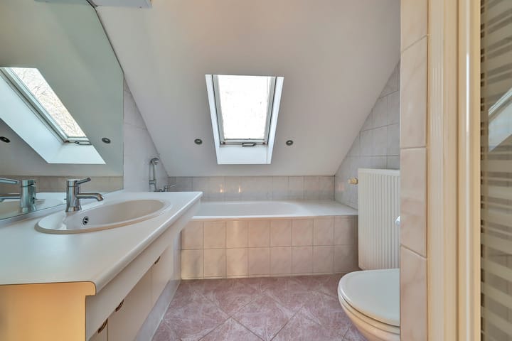 Photo 17 of Burgemeester Teijssenlaan 25