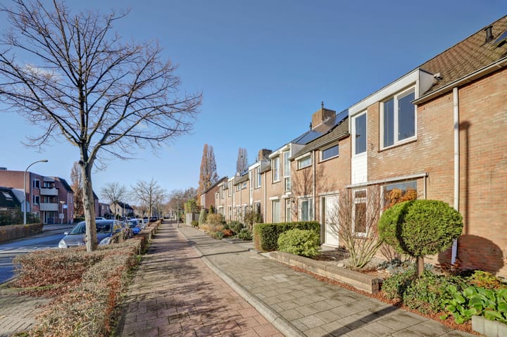 Photo 38 of Burgemeester Teijssenlaan 25