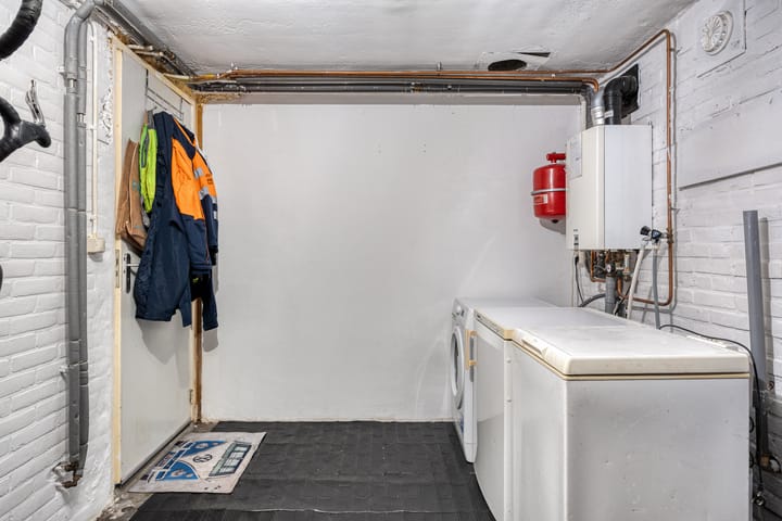 Photo 16 of Dokter Stavermanstraat 43-B