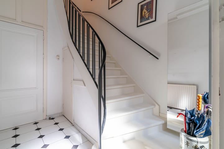 Photo 6 of Hugo de Grootstraat 9-A