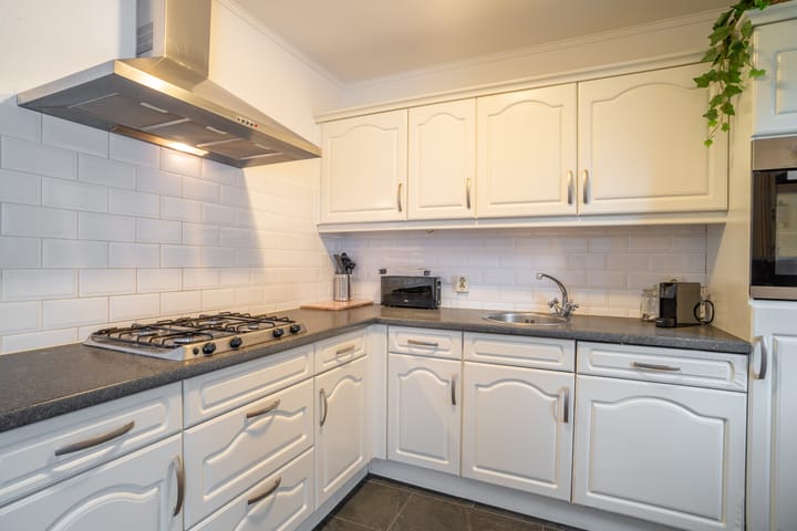 Photo 15 of Helper Oostsingel 26